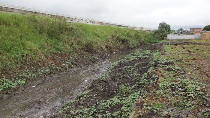 Prefeitura de Suzano-SP monitora córrego do Jardim Belém