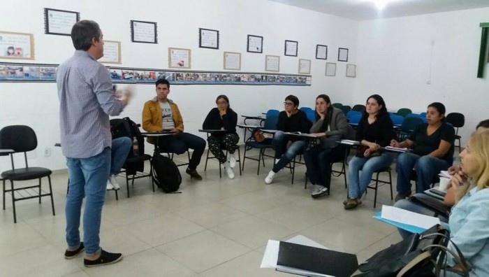 Instituição Abrace promove palestra sobre prevenção ao bullying a professores da rede de ensino de Suzano-SP