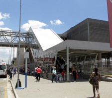 Governador anuncia mais 15 novos trens para a Linha 11-Coral e entrega do Hospital das Clínicas para junho