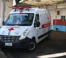 Prefeito entrega nova ambulância ao Pronto-Socorro (PS) e anuncia reforço de  maisdois veículos para os Pronto-Atendimentos (PAs) das regiões sul e norte