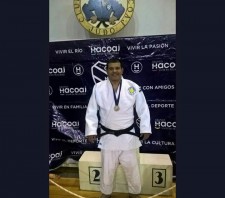 Secretário de Esportes e Lazer comemora medalha de prata de judoca suzanense em torneio na Argentina