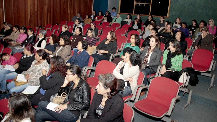 “Promotoras Legais” fecha o mês de maio com debate sobre preconceito racial e de gênero