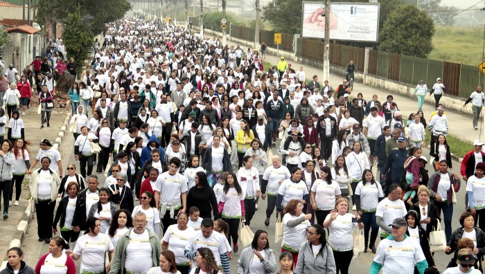“10ª Caminhada Ambiental” mobiliza 2 mil pessoas e arrecada mais de uma tonelada de alimentos para o Fundo Social de Solidariedade