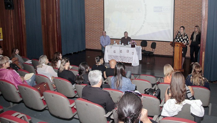 Membros de Conselhos Municipais de Educação do Alto Tietê se reúnem em Suzano-SP