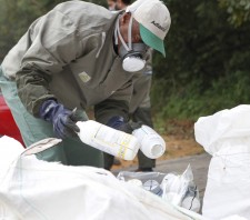 Prefeitura de Suzano-SP e Adiaesp recolhem embalagens de agrotóxicos no distrito de Palmeiras