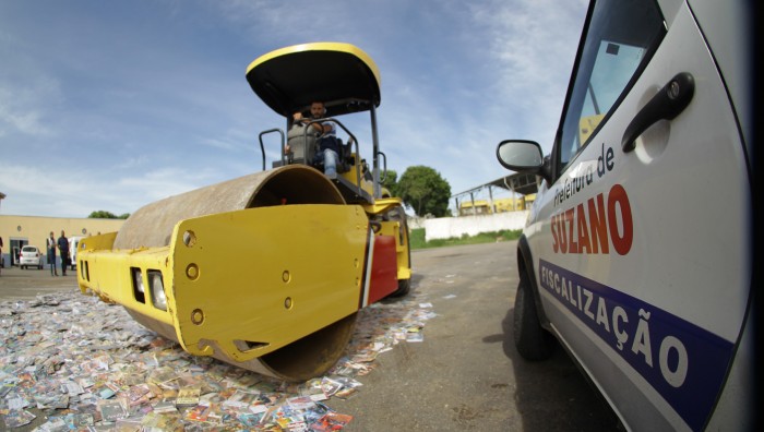 Prefeitura de Suzano-SP destrói 85 mil mídias não-originais apreendidas pela Fiscalização de Posturas