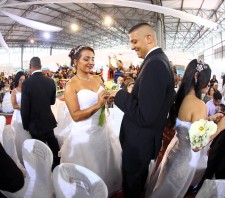 Casamento Comunitário une 25 casais em cerimônia realizada no Parque Municipal “Max Feffer”
