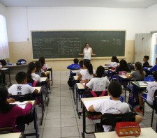 Programa vai promover visitas de alunos da rede municipal a fábricas de Suzano-SP
