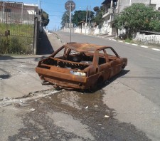 Secretaria de Transporte e Mobilidade Urbana de Suzano-SP remove 30 veículos abandonados da cidade