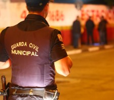 GCM de Suzano-SP e Polícia Militar autuam estabelecimento irregular no Miguel Badra Baixo