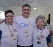 Suzano-SP conquista duas medalhas de ouro no tênis de mesa e na natação nos Jogos Regionais do Idoso