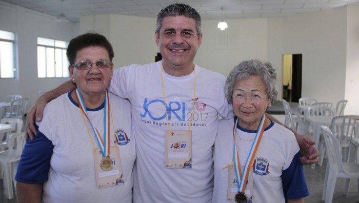 Suzano-SP conquista duas medalhas de ouro no tênis de mesa e na natação nos Jogos Regionais do Idoso