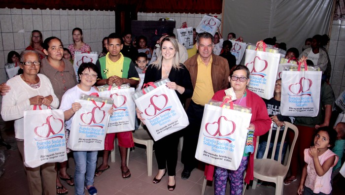 Fundo Social entrega cobertores para 60 famílias da região sul de Suzano-SP