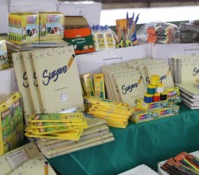 Prefeitura de Suzano-SP dá início à distribuição de kits escolares para alunos da rede municipal de ensino