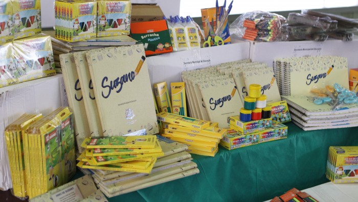 Prefeitura de Suzano-SP dá início à distribuição de kits escolares para alunos da rede municipal de ensino