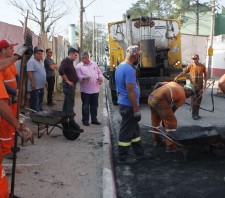 Prefeito libera trecho interditado da Major Pinheiro Fróes e vistoria recapeamento na estrada do Marengo