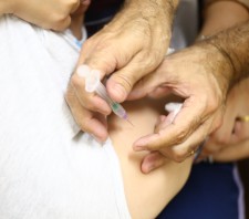 Secretaria de Saúde de Suzano-SP aplica mais de mil vacinas contra Hepatite B, Meningite C e HPV