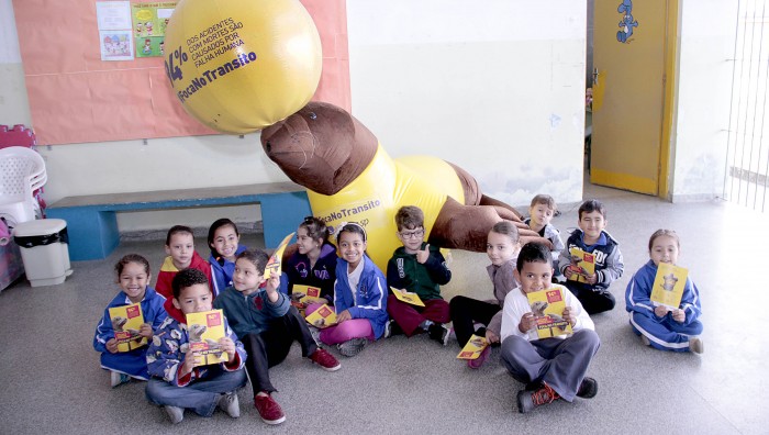 Escola Municipal “Carlos Ferreira de Aguiar” recebe projeto “Criança no Trânsito”