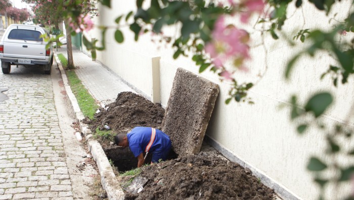 Prefeitura de Suzano-SP intensifica limpeza em vias públicas e previne enchentes