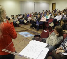 Secretaria de Educação de Suzano-SP promove palestra sobre comunicação alternativa para educadores