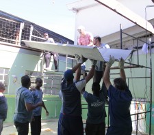 Equipes de manutenção trabalham no fim de semana para recuperar escola
