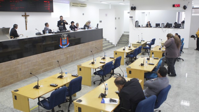 Secretário explica sobre projeto da LOA em audiência pública