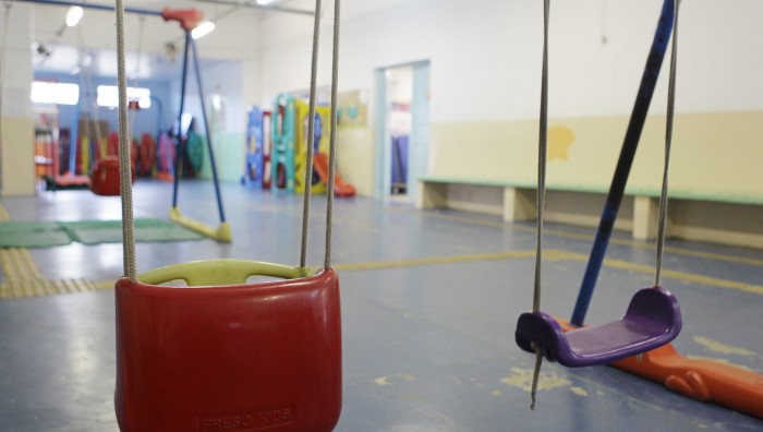 Escola atingida por queda de muro retoma aulas