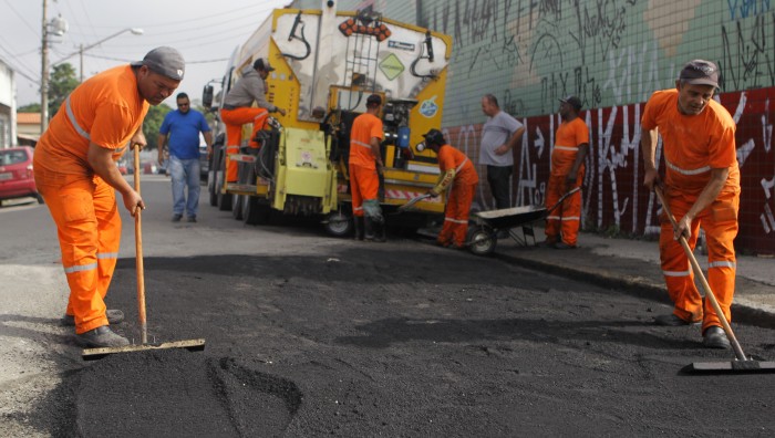 Mais de 30 mil buracos são tapados em Suzano