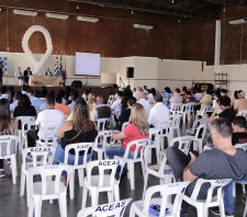 Prefeito apoia criação de data para combater violência contra a mulher