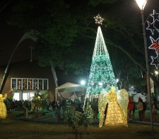 Abertura do ‘Natal de Luzes’ atrai 500 pessoas na Praça João Pessoa