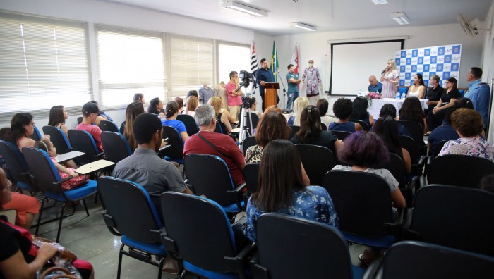 Saspe forma 25 alunas da ‘Escola da Moda’ e anuncia curso de bordados e vestidos de noiva