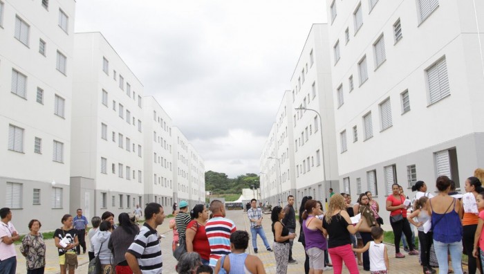 Famílias visitam conjuntos do ‘Minha Casa’ para onde vão se mudar