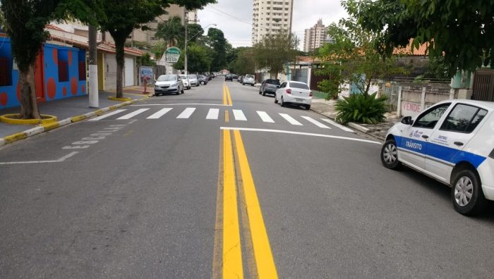 Secretaria de Transporte e Mobilidade Urbana reforça sinalização de solo