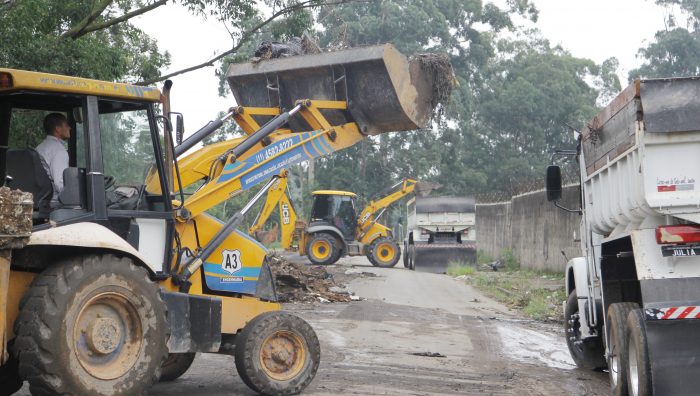 Prefeitura de Suzano retira 500 toneladas de entulho da Estrada do Furuyama