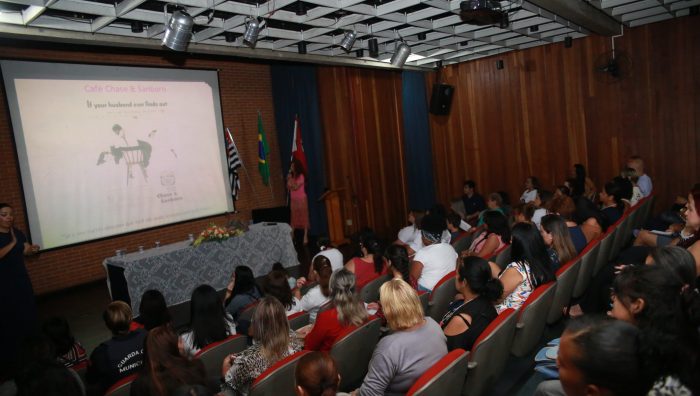 Mais de cem mulheres participam do lançamento do curso ‘Promotoras Legais’