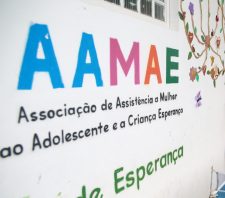 Prefeito e primeira-dama visitam entidade e anunciam novo curso do Saspe