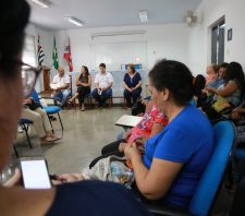 Procon de Suzano orienta público da melhor idade