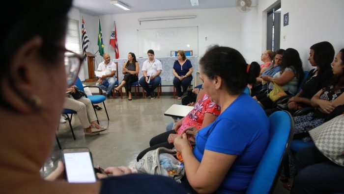 Procon de Suzano orienta público da melhor idade