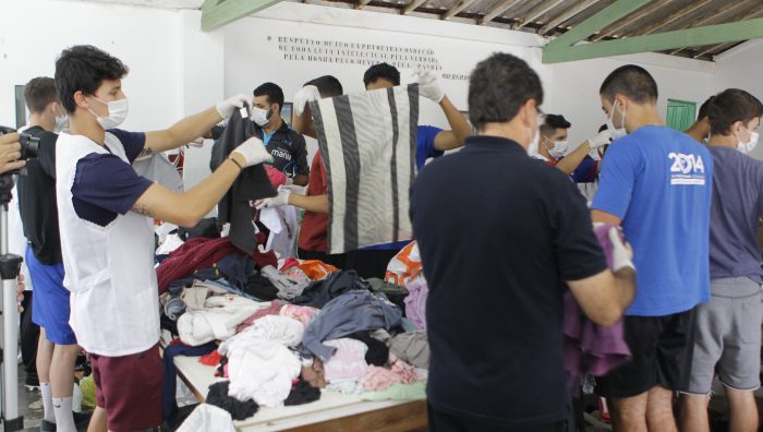 Fundo Social faz triagem de peças e dá início ao Bazar Solidário