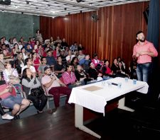 Curso Promotoras Legais fecha abril com anúncio de ações para pessoas com deficiência auditiva   