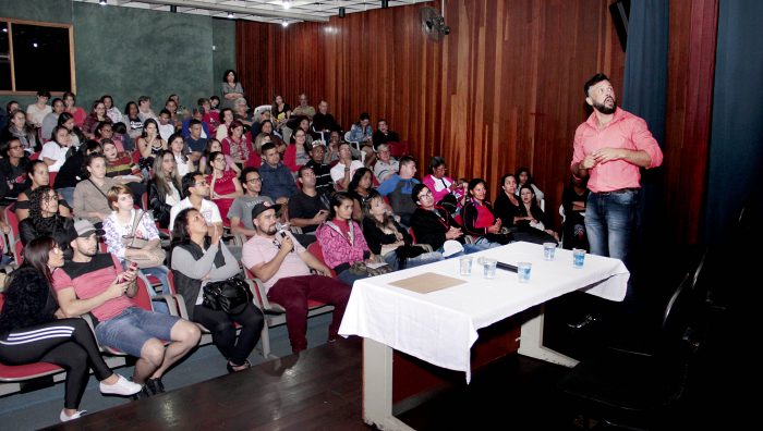 Curso Promotoras Legais fecha abril com anúncio de ações para pessoas com deficiência auditiva   