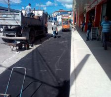 Parceria garante melhorias para motoristas e pedestres na estrada do Koyama   