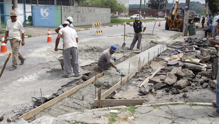 Obras de drenagem na avenida Francisco Marengo seguem em ritmo acelerado