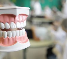Parceria leva tratamento bucal a mais de mil alunos da rede municipal