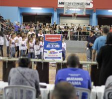 Prefeitura de Suzano anuncia 3 mil novas vagas para natação e hidroginástica