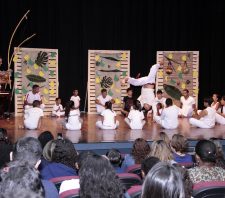 Trabalhos do Pelc são apresentados no Teatro Dr. Armando de Ré