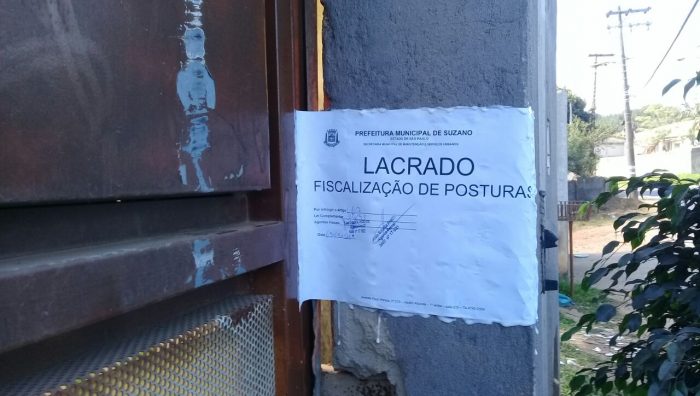 Fiscais de Posturas multam responsável por baile funk em Suzano