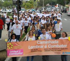 Caminhada divulga importância do combate ao abuso sexual de crianças e adolescentes