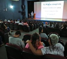 Palestras no Teatro Dr. Armando de Ré abordam sobre empreendedorismo