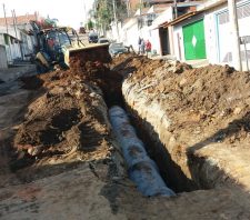 Jardim Santa Inês ganha nova tubulação de águas pluviais